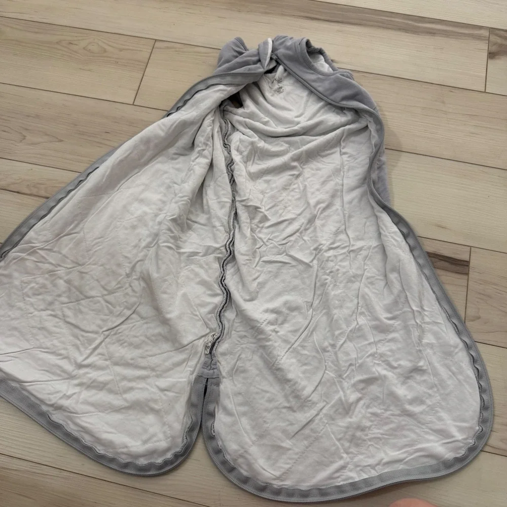 Kyte Baby Bamboo Sleep Bag 1.0 TOG Light Gray Size Small Wearable Blanket